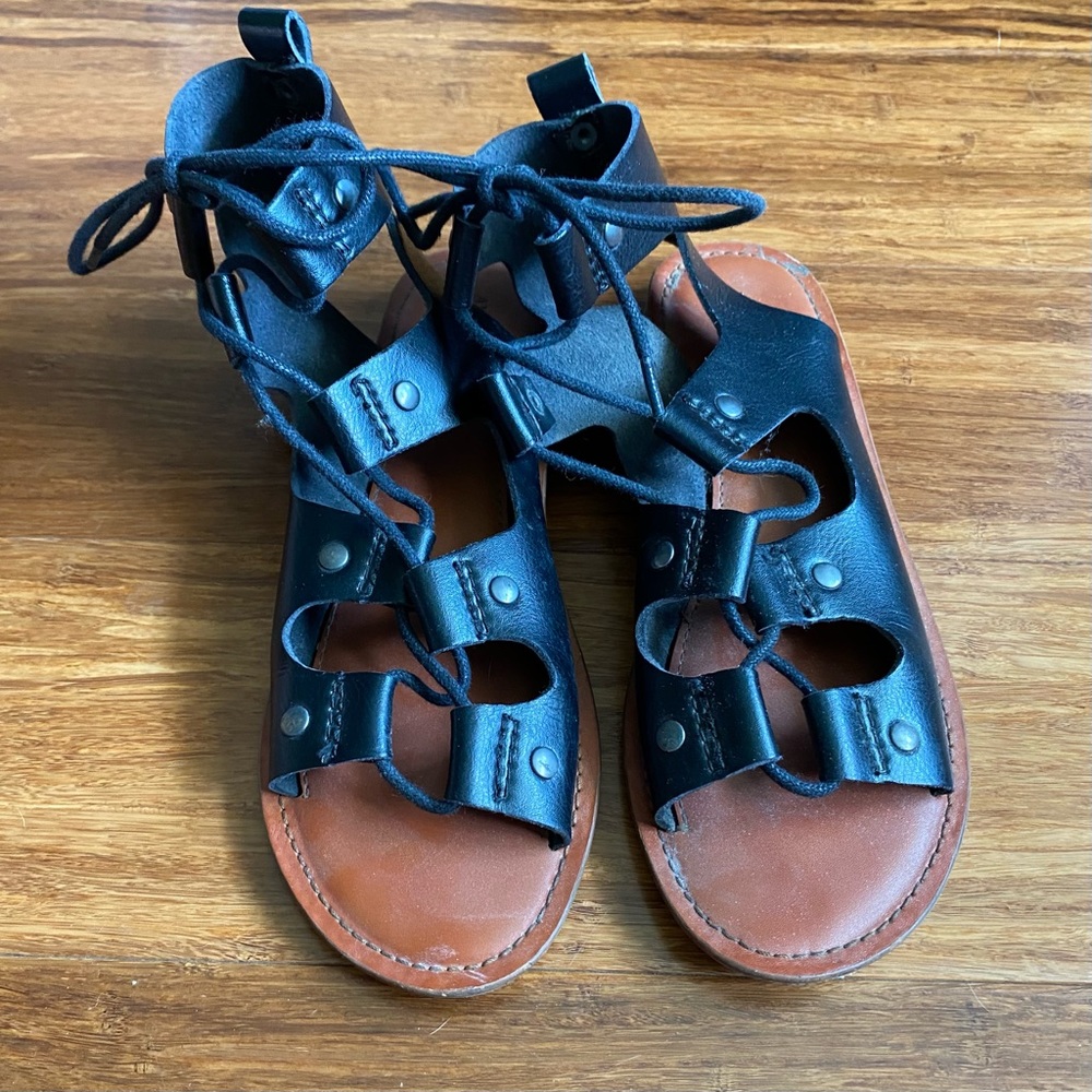 American Eagle > Sandals